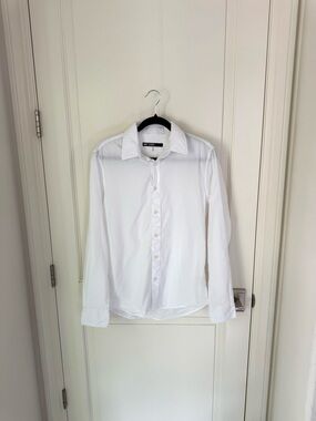 Mr. Turk Trina Turk Men’s White Crepe Button Down Dress Shirt size MEDIUM
